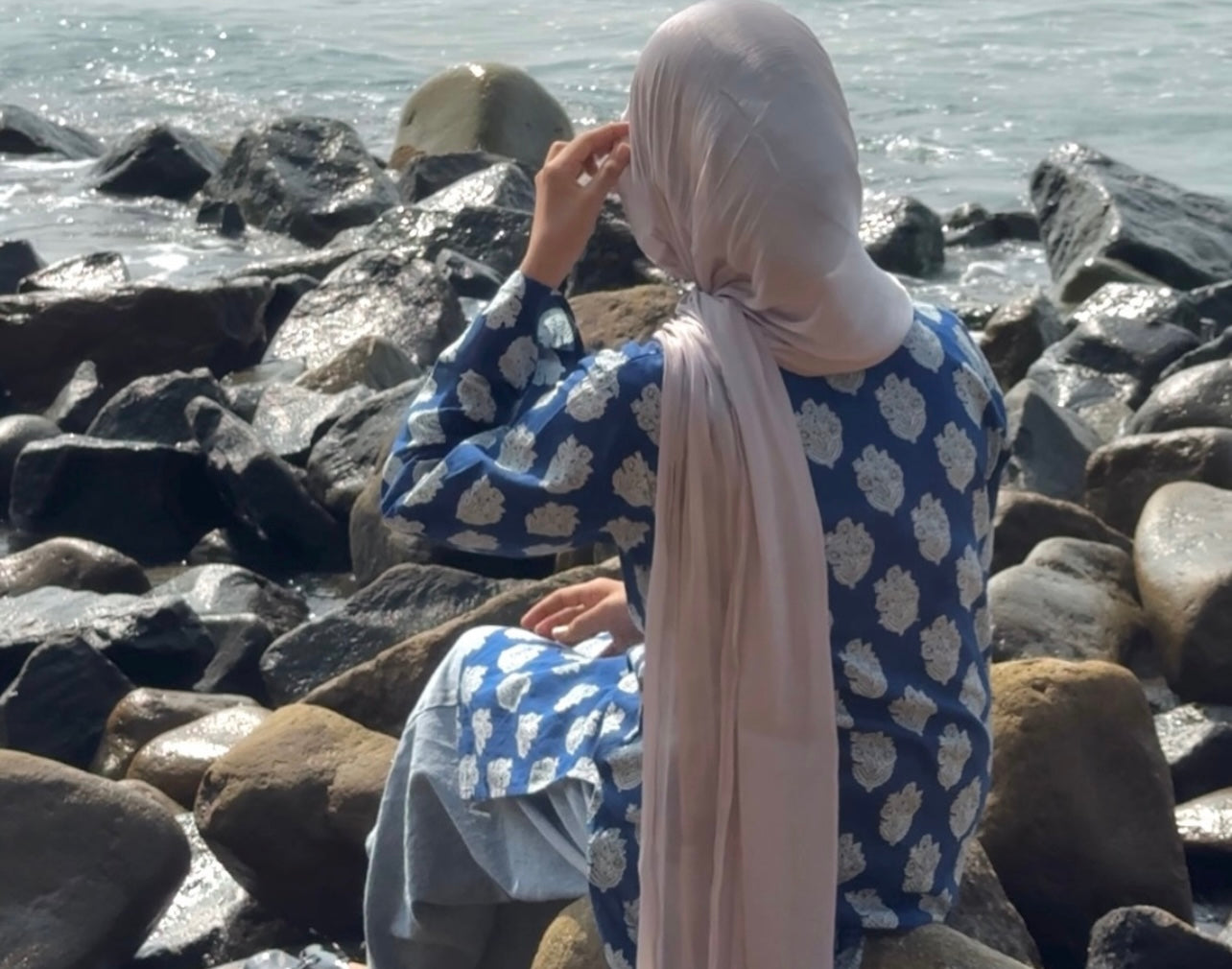 Neelika Handblock Knee length Kurti