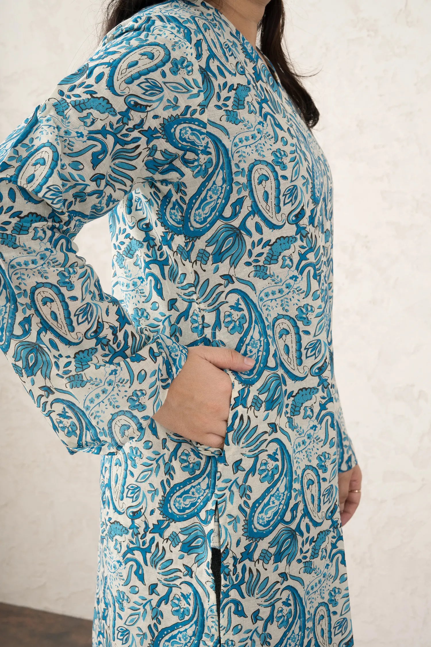 Neelam Noor Knee Kurti