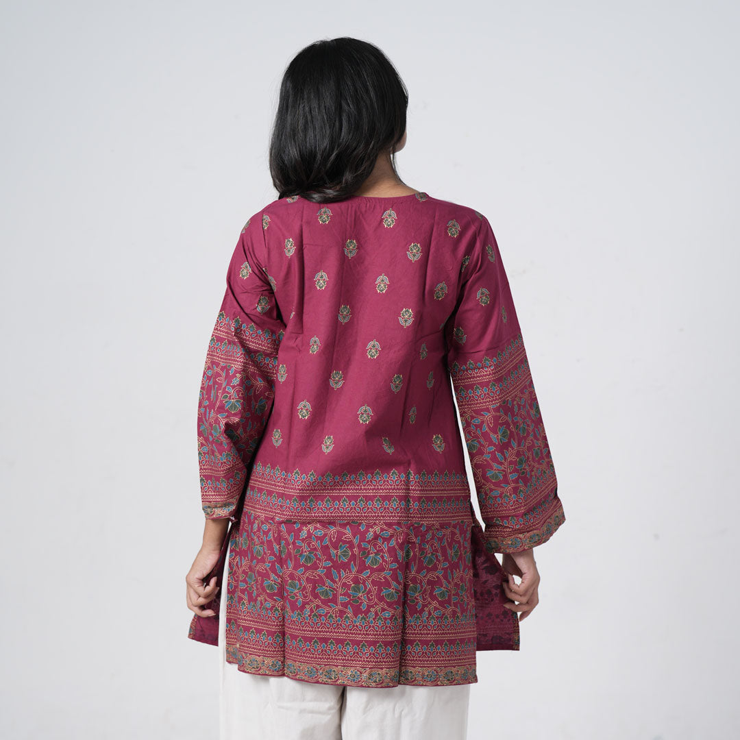 Back view of Rubi maroon knee length kurti with decorative floral print borders