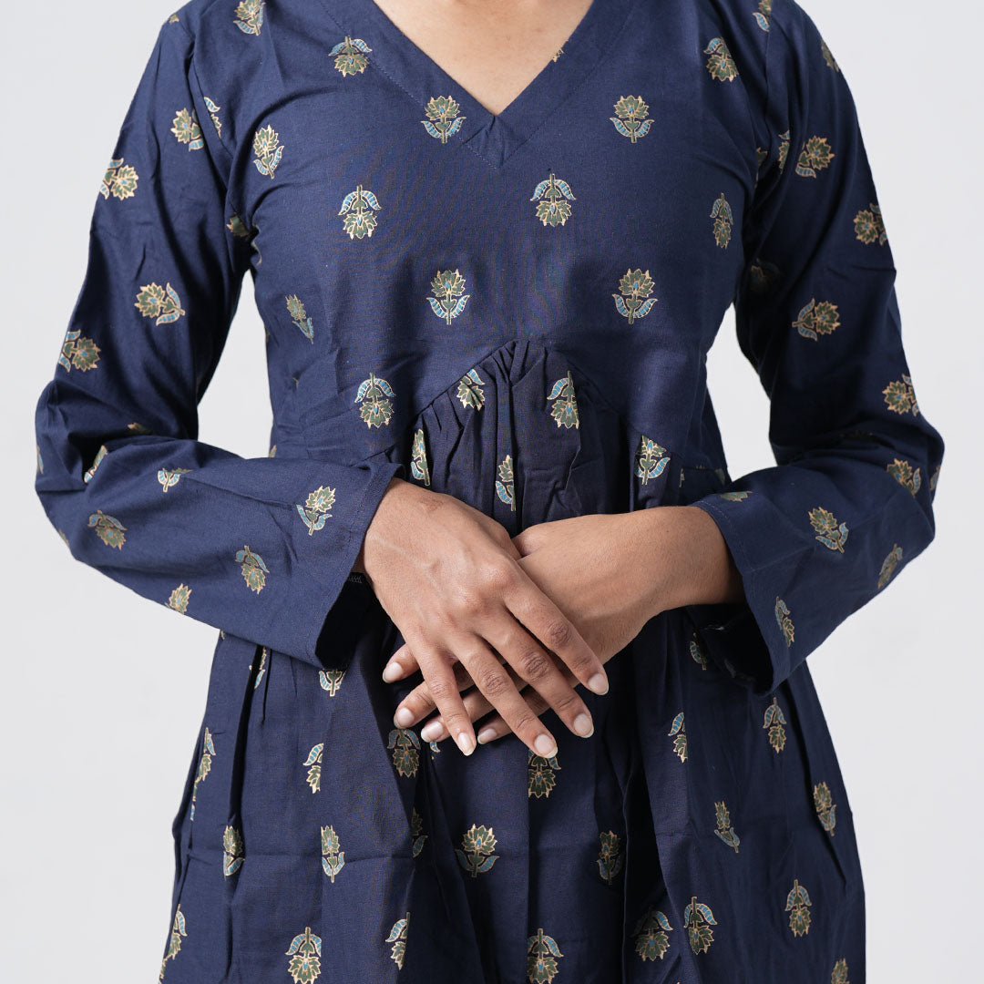 Sapphire flared kurti featuring a V neck and small floral prints
